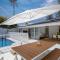 THE OSLO on Broadway - Two Poolside Villas