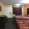Redwood Inn - White Hall