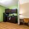 Super 8 by Wyndham Kenedy