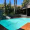 Koi liv-Inn Bedfordview ll Modern Guest House Near OR Tambo
