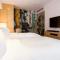 Caravel Hotel