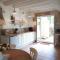 Vine house photo 17