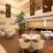 Grand Lily Hotel Suites