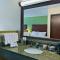 Oxford Suites Hermiston