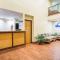 Days Inn by Wyndham Evansdale Waterloo