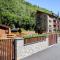 Apartaments La Neu-Mountain Lodges & Restaurant