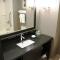 Foto: Holiday Inn Hotel & Suites Pointe-Claire Montreal Airport 33/34