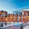 Mountain view, ski-in/out condo w/ balconies, shared hot tubs/pool/WD, fast WiFi