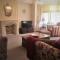 Fring House Apartment