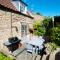 Stunning Yew Tree Cottage