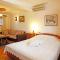 Family Hotel Varosha 2003