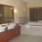 Jacana Amazon Wellness Resort