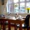 Picaroons - Friendly Bed & Breakfast Quiet with ample off-street parking