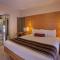 Oakwood Residence Naylor Road Pune
