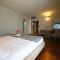 Jet Hotel