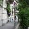 Milan-Rentals Mameli Apartment