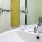 Lynn Hotel Serang