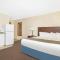 Days Inn & Suites by Wyndham Baxter Brainerd Area