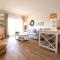 Santa Ana 22 by homeprive