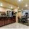 Cobblestone Inn & Suites Cambridge - Cambridge
