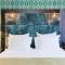 The Jay Hotel by HappyCulture
