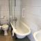 Queenswood Hotel