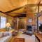 Cozy Jay Cabin