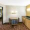 Super 8 by Wyndham Big Rapids - Big Rapids