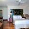 Daintree Manor B&B