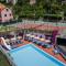Hotel Riviera 3 Stelle con piscina estiva e campo tennis gratuiti e garage a pagamento