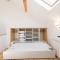 LovelyStay-Modern Loft City Center - Порту