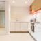 Royal Style Apartment - 5 mins walk to ExCeL London - Лондон