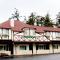 Auld Holland Inn