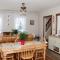 Candlebay Inn