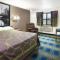 Super 8 by Wyndham Columbus - Columbus