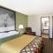 Super 8 by Wyndham Norfolk