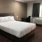 Baymont by Wyndham Bakersfield