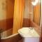 Sagres Sunny Room with private bathroom 300m from the beach