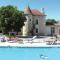 Beautiful holiday home with private pool - Boussageau