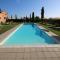 Farmhouse with pool and terrace - Strada