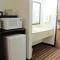 Super 8 by Wyndham Cloverdale IN