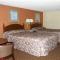 Knights Inn - Tucker
