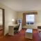 Super 8 by Wyndham Yellowknife - Yellowknife