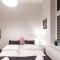 2 Nights Apartments - great location, right next to Main Rail and Bus Station, 10 min to Main Square by foot - Krakov