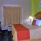 Oak Tree Inn & Suites
