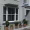 Farnham Hotel