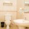 Windjammer International Cuisine & Comfort Inn