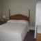Shaws Hotel & Cottages