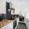 Cambridge House - Modern 2 Bedroom House, Close to Luton Airport & Town Centre