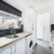 Cambridge House - Modern 2 Bedroom House, Close to Luton Airport & Town Centre